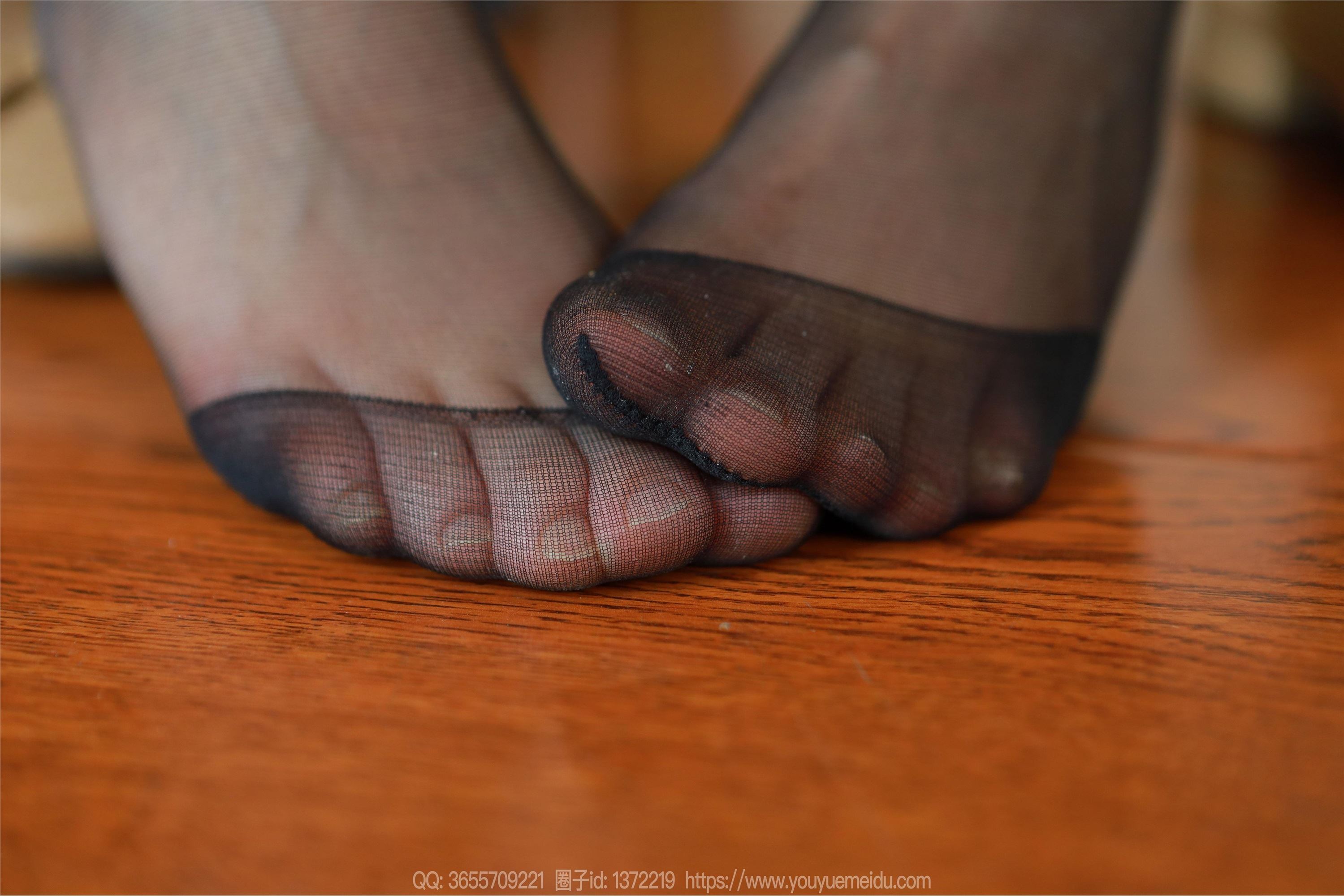 IESS异思趣向  2024.05.01 丝享家 1730 小婕《黑丝短裙（上）》